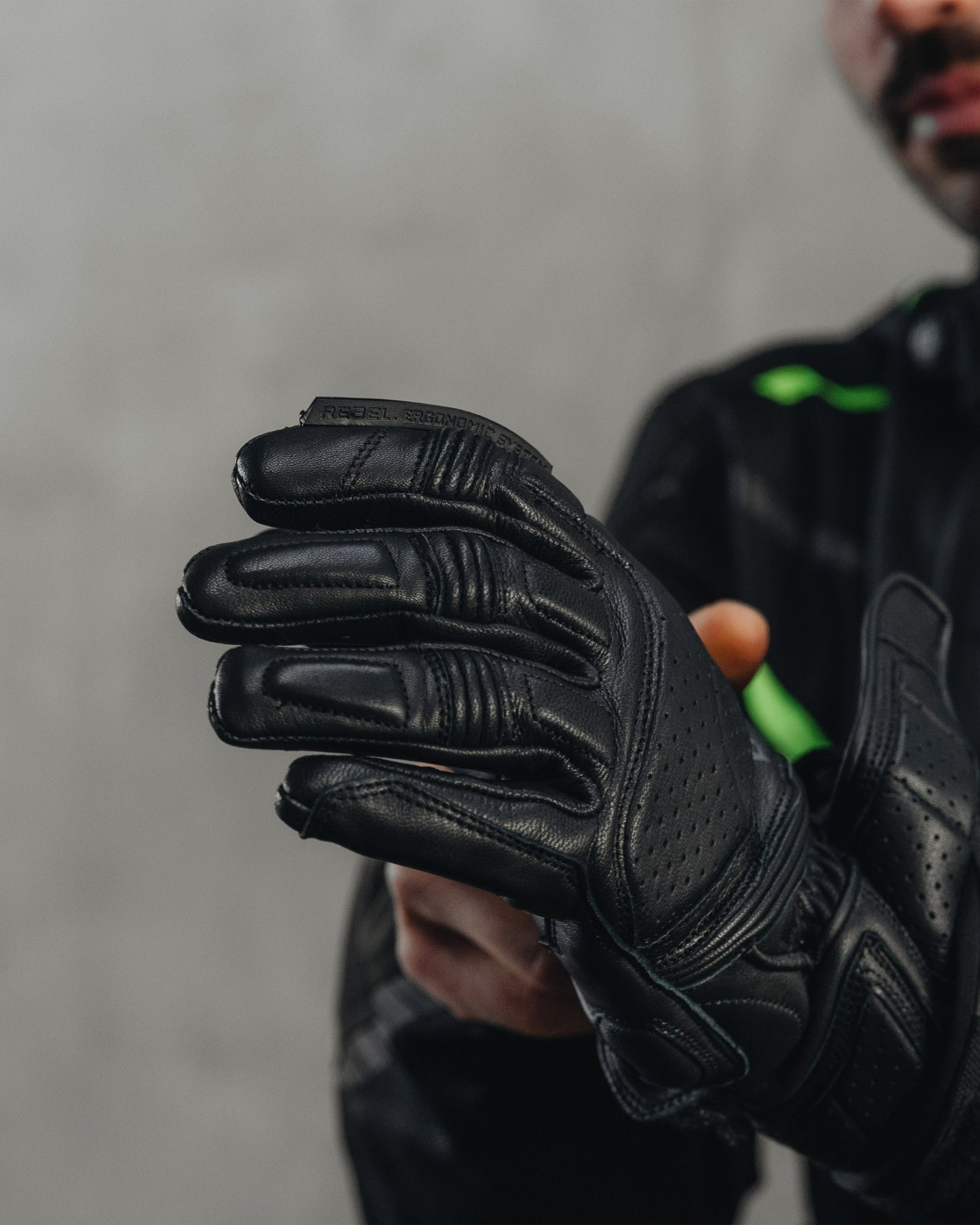Hike II Motorcycle Gloves Black