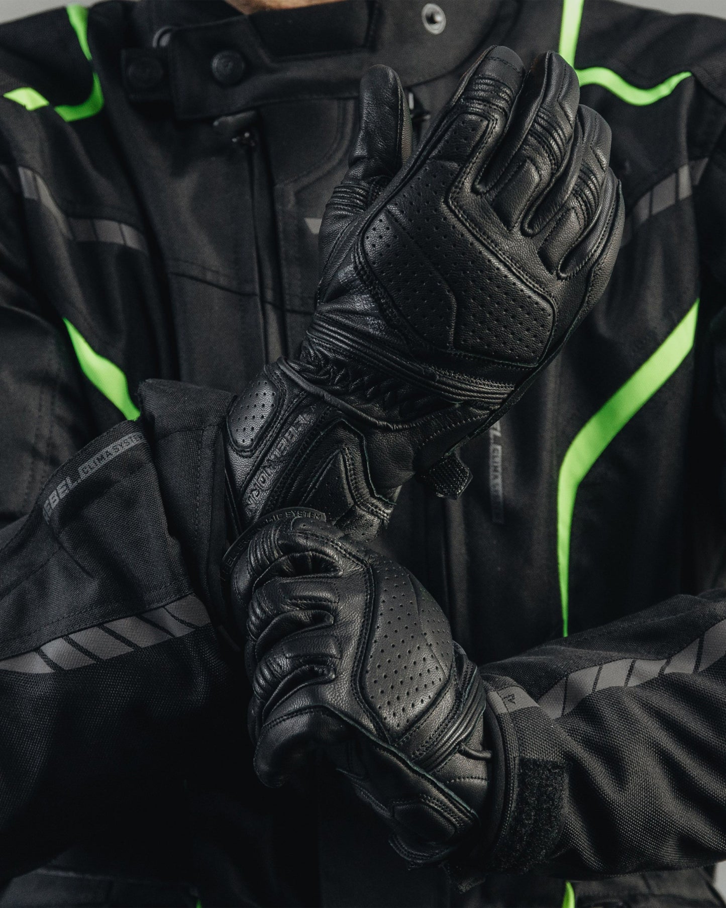 Hike II Motorcycle Gloves Black